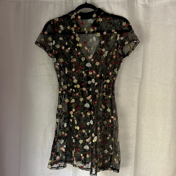 Dresses & Skirts - Floral Mesh Dress